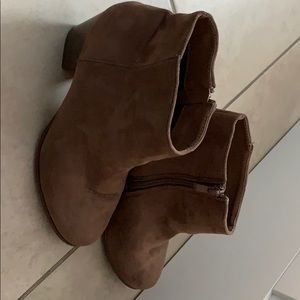 Mini heel boots